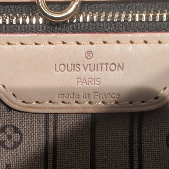Louis Vuitton Monogram Canvas Tote in Brown with Tan Trim - Picture 2 of 10
